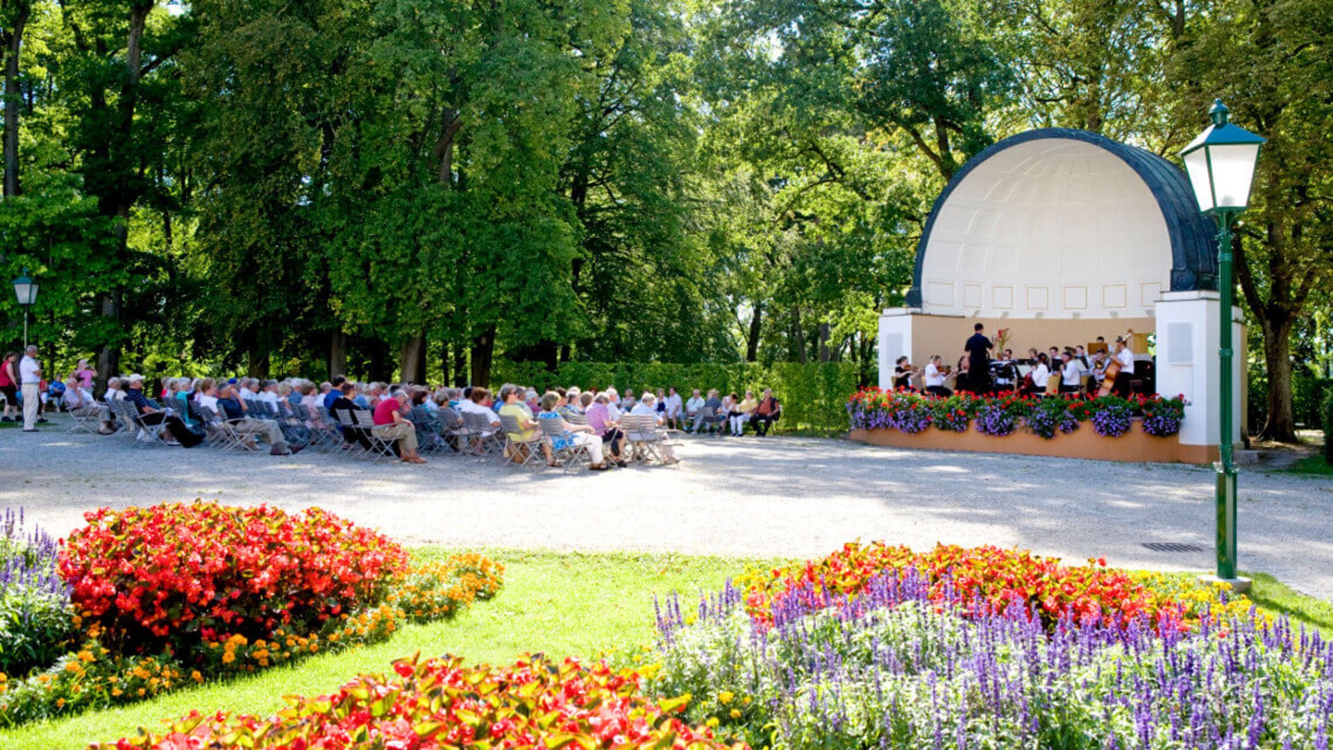 Foto: Tourismusregion Bad Hall-Kremsmünster/Weissenbrunner: Kurpark Bad Hall, Kurkonzert auf einen Blick